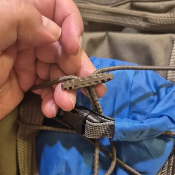 Use of the cord stopper Use of the cord stopper