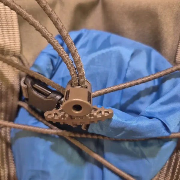 Use of the cord stopper Use of the cord stopper